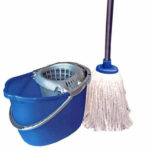 MOCIO COMPLETO SUPER                 Pz 5 MOPPERIA MOP SET OV. LAVAPAVIMENTI MOCIO          C LA MOPPERIA