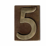 NUMERO CIVICO OTTONE BRONZATO 5 60x80  NUMERI CIVICI                F LARTISTICA