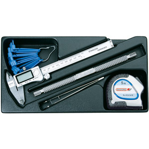 MODULI CON UTENSILI PER CARRELLI A TORRE Larghezza per profondità modulo mm 157,5x310.<br>Contenuto 6 pezzi escluso modulo:<br>1 pz. flessometro m 5<br>1 pz. calibro digitale <br>1 pz. pinzetta mm 150<br>1 pz. punta a tracciare mm 250<br>1 pz. lima ravvivafiletti metrici<br>1 pz. calibro per viti TORX Art. 2030 G moduls with tools for tower-trolleys 1000G 14