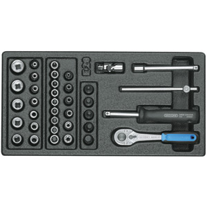 MODULI CON UTENSILI PER CARRELLI A TORRE Larghezza per profondità modulo mm 157,5x310.<br>Contenuto 37 pezzi escluso modulo:<br>1 pz. cadauno Art. 941 RA da mm 4-5-5,5-6-7-8-9-10-11-12-13-14<br>1 pz. cadauno Art. 941 RF da mm 3-4-5-6-8<br>1 pz. cadauno Art. 941 RL da mm 8-9-10-15-20-25-27-30-40<br>1 pz. cadauno Art. 941 RP da mm 4-5-6-7-8-10<br>1 pz. Art. 942 G<br>1 pz. Art. 942 E mm 100<br>1 pz. Art. 942 H<br>1 pz. Art. 942 P<br>1 pz. Art. 942 V. moduls with tools for tower-trolleys 1000G 22