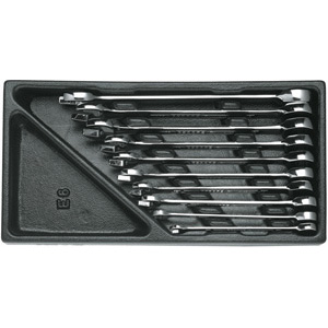 MODULI CON UTENSILI PER CARRELLI A TORRE Larghezza per profondità modulo mm 157,5x310.<br>Contenuto 10 pezzi escluso modulo:<br>1 pz. cadauno Art. 879 FE da mm 8-10-12-13-14-15-16-17-18-19. moduls with tools for tower-trolleys 1000G 8