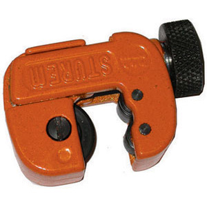 TAGLIATUBI Con 1 rotella in acciaio di alta resistenza e 2 rulli. pipe cutters 1054G