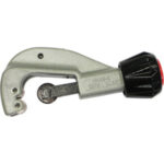 TAGLIATUBI Con 1 rotella in acciaio, 2 rulli, lama sbavatrice a coltello e rotella di ricambio posta nell'impugnatura. pipe cutters 1055GA 5