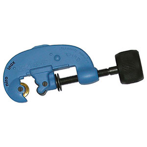 TAGLIATUBI AUTOMATICI Con 1 rotella in acciaio, 2 rulli, lama sbavatrice retrattile. automatic pipe cutters 1057G