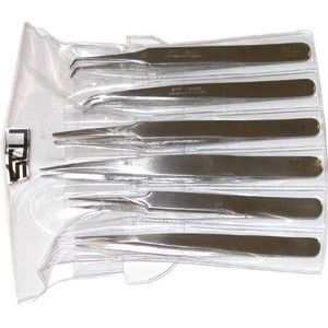 PINZETTE DI PRECISIONE PER ELETTRONICA INOSSIDABILI ANTIMAGNETICHE Contenuto di 6 pezzi.<br>Composizione:<br>1 pinzetta Art. 130 A<br>1 pinzetta Art. 130 C<br>1 pinzetta Art. 130 D<br>1 pinzetta Art. 130 E<br>1 pinzetta Art. 130 L<br>1 pinzetta Art. 130 P. inox tweezers for electronics 131A
