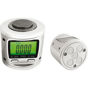 AZZERATORI Tipo digitale con magnete nella base. Altezza di riferimento uguale a mm 50, superficie tastatrice mobile Ø mm 24,7, lettura mm 0,001. Capacità mm 2. Con protezione IP 65 da spruzzi d'acqua, oli, polvere ecc., secondo le norme EN 60529. Dimensioni azzeratore mm Ø 55x53. zero setter 1562GRT