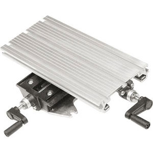 SUPPORTI PER TRAPANI Superficie di serraggio mm 400x180, a 3 scanalature sulla superficie e 1 sul lato longitudinale. Larghezza delle scanalature a T da mm 10 o viti esagonali M 10.<br>Settori di lavoro: corsa longitudinale asse X mm 320, corsa trasversale asse Y mm 100, altezza costruttiva mm 105.<br>Ingombro totale di lavoro mm 540x360x105.<br>Peso 5,7 Kg.<br> drills stands 1681GS