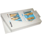 GIRAVITI MANICO LEGNO IN ASSORTIMENTO Composizione di 6 pezzi:<br>1 giravite punta piana Art. 1938 GDx90<br>1 giravite punta piana Art. 1938 GDx100<br>1 giravite punta piana Art. 1938 GDx125<br>1 giravite punta piana Art. 1938 GDx150<br>1 giravite punta a croce PH Art. 1938 GFx1<br>1 giravite punta a croce PH Art. 1938 GFx2.<br>In scatola di cartone<br>L'assortimento wooden grip screwdrivers sets 1952G