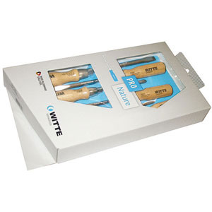 GIRAVITI MANICO LEGNO IN ASSORTIMENTO Composizione di 6 pezzi:<br>1 giravite punta piana Art. 1938 GDx90<br>1 giravite punta piana Art. 1938 GDx100<br>1 giravite punta piana Art. 1938 GDx125<br>1 giravite punta piana Art. 1938 GDx150<br>1 giravite punta a croce PH Art. 1938 GFx1<br>1 giravite punta a croce PH Art. 1938 GFx2.<br>In scatola di cartone<br>L'assortimento wooden grip screwdrivers sets 1952G