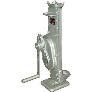 BINDE AD INGRANAGGI PARTICOLARMENTE INDICATO PER IL SOLLEVAMENTO DI AUTOMEZZI PESANTI,<br>MACCHINE AGRICOLE, ECC.<br>Tipo con manovella di sicurezza. rack and pinion jacks 2228GA