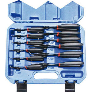 PINZE COMBINATE REGOLABILI PER ANELLI DI FERMO ASSORTIMENTO UTENSILI<br>Composto di 12 utensili:<br>1 pz. x misura art. 278 GA 150 - 155 - 195 - 235<br>1 pz. x misura art. 278 GB 150 - 155 - 195 - 235<br>1 pz. x misura art. 278 GC 145 - 150 - 190 - 230<br>In valigetta plastica. adjustable pliers for inner and outer circlips 278GE