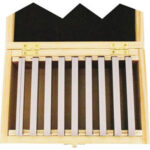 PARALLELE IN SERIE Lunghezza totale parallele mm 100. <br>Serie composta da 9 coppie con spessore per larghezza:<br>mm 4x10 - 4x14 - 4x18 - 4x22 - 4x26 - 4x30 - 4x34 - 4x38 - 4x42.<br>In cassetta legno. parallel couples 2878GS