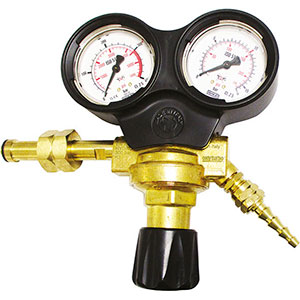 RIDUTTORI PER IDROGENO Ghiera per l'attacco alla bombola, attacco W 20 x 1/14" sin.<br>Attacco filettato porta-gomma G 3/8 sin.<br>Diametro porta-gomma mm 7,2/11,5.<br>Scala manometro entrata da 0 a 300 bar.<br>Scala manometro uscita da 0 a 15 bar.<br>Pressione in entrata 300 bar.<br>Pressione di esercizio 10 bar.<br>Portata 30 m³/h. hydrogen pressure regulators 3140GML