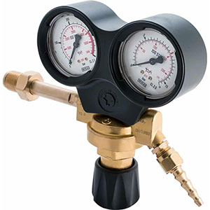 RIDUTTORI PER AZOTO Scala manometro entrata da 0 a 300/315 Atm.<br>Scala manometro uscita da 0 a 15/16 Atm.<br>Massima pressione d'uso 10 Atm. nytrogen pressure regulators 3140GR