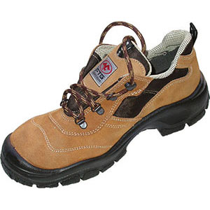 CALZATURE DI PROTEZIONE Tipo basso, pratico, in pelle scamosciata e inserti in cordura, confortevole a punta larga, elegante, fodera traspirante e imbottita.<br>Categoria di sicurezza S1P. shoes 3403ME