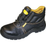 CALZATURE DI PROTEZIONE Tipo alto, protettivo, in pelle nera, confortevole, con suola a grande resistenza all'abrasione, fodera traspirante e imbottita.<br>Categoria di sicurezza S3. shoes 3403MV 44