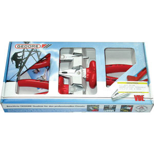 UTENSILI ISOLATI SECONDO LE NORME VDE Assortimento di pinze e tronchese, teste cromate. Isolamento per immersione.<br>Composizione di 3 pezzi:<br>1 pinza Art. 352 GE x 160<br>1 pinza Art. 352 GN x 180<br>1 tronchese Art. 352 GT x 160<br>In scatola di cartone. insulated and officially controlled tools under voltage-VDE 354GN