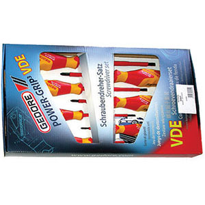 UTENSILI ISOLATI SECONDO LE NORME VDE Composizione di 7 pezzi:<br>1 giravite Art. 353 GS x 2,5<br>1 giravite Art. 353 GS x 4<br>1 giravite Art. 353 GS x 5,5<br>1 giravite Art. 353 GS x 6,5<br>1 giravite Art. 353 GT x 0<br>1 giravite Art. 353 GT x 1<br>1 giravite Art. 353 GT x 2<br>In scatola di cartone. insulated and officially controlled tools under voltage-VDE 354GP