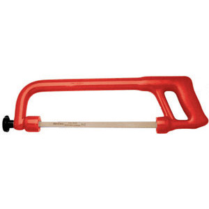 UTENSILI ISOLATI SECONDO LE NORME VDE Tipo professionale rinforzato, con impugnatura in lega d'alluminio e lame intercambiabili.<br>Per lame lunghezza mm 300.<br>Archetto completo di lama per metalli. insulated and officially controlled tools under voltage-VDE 357GS