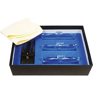 LENTI DA INGRANDIMENTO PER OCCHIALI Composizione:<br>1 pz. art. 3684 T 2<br>1 pz. art. 3684 T 2,5<br>1 pz. art. 3684 T 3<br>1 clip.<br>In cofanetto. magnifiers goggles 3684Z