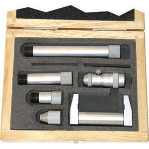 MICROMETRI PER INTERNI Serie con capacità mm 50 - 250.<br>Composta da 1 micrometro e 4 prolunghe da mm 13 - 25 - 50 - 100. precision inside micrometers 3795G