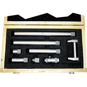 MICROMETRI PER INTERNI Serie con capacità mm 50 - 600.<br>Composta da 1 micrometro e 6 prolunghe da mm 13 - 25 - 50 - 100 - 150 - 200. precision inside micrometers 3795GA