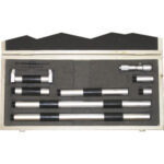 MICROMETRI PER INTERNI Serie con capacità mm 100 - 1300.<br>Composta da 1 micrometro e 6 prolunghe da mm 25 - 50 - 100 - 200 - 2x400. precision inside micrometers 3795GA 5