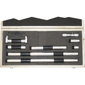 MICROMETRI PER INTERNI Serie con capacità mm 100 - 1300.<br>Composta da 1 micrometro e 6 prolunghe da mm 25 - 50 - 100 - 200 - 2x400. precision inside micrometers 3795GA 5