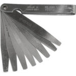 SPESSIMETRI Con 8 lame da mm 0,05-0,10-0,15-0,20-0,25-0,30-0,40-0,50.<br>In acciaio. feeler gauges 3992GA