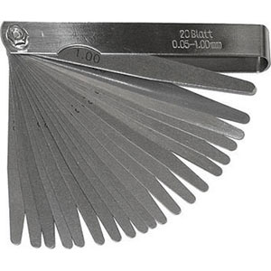 SPESSIMETRI Con 20 lame da mm 0,05-0,10-0,15-0,20-0,25-0,30-0,35-0,40-0,45-0,50-0,55-0,60-0,65-0,70-0,75-0,80-0,85-0,90-0,95-1,00.<br>In acciaio. feeler gauges 3992GC