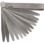 SPESSIMETRI Con 13 lame da mm 0,05-0,10-0,15-0,20-0,25-0,30-0,40-0,50-0,60-0,70-0,80-0,90-1,00.<br>In acciaio INOX. feeler gauges 3992GL