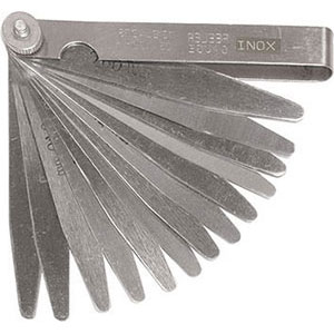 SPESSIMETRI Con 13 lame da mm 0,05-0,10-0,15-0,20-0,25-0,30-0,40-0,50-0,60-0,70-0,80-0,90-1,00.<br>In acciaio INOX. feeler gauges 3992GL