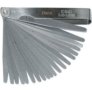 SPESSIMETRI Con 20 lame da mm 0,05-0,10-0,15-0,20-0,25-0,30-0,35-0,40-0,45-0,50-0,55-0,60-0,65-0,70-0,75-0,80-0,85-0,90-0,95-1,00.<br>In acciaio INOX. feeler gauges 3992GP