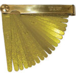 SPESSIMETRI Con 20 lame da mm 0,05-0,10-0,15-0,20-0,25-0,30-0,35-0,40-0,45-0,50-0,55-0,60-0,65-0,70-0,75-0,80-0,85-0,90-0,95-1,00.<br>In ottone amagnetico. feeler gauges 3992GT