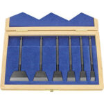 RIGHE A COLTELLO DI ALTA PRECISIONE Fornite in serie INDIVISIBILE di 6 pz. mm 8-12-16-20-30-40.<br>In astuccio di legno. high precision rules 4051G