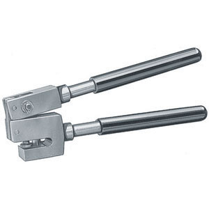 PINZE PUNZONATRICI La più piccola punzonatrice. Testa frontale.<br>Con punzone Ø mm 5. punching pliers 430G 1