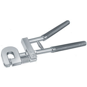 PINZE PUNZONATRICI Tipo con molla di ritorno, testa adatta per punzonare corpi angolari.<br>Con distanziatore.<br>Con punzone Ø mm 6. punching pliers 430G 4