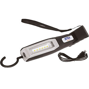 LAMPADE A LED RICARICABILI Lunghezza mm 240, con snodo per inclinare la lampada fino a 180°, gancio orientabile e magnete nella base. A batteria ricaricabile al litio (Li-ion) con cavo di carica USB, in dotazione. Con interruttore e indicatore livello di carica batteria. A luce frontale con 1 LED e a luce laterale con 6 LED SMD ultra chiari, con luminosità pari a 220 LUMEN. Autonomia 3,5 ore circa di uso continuo. led rechargeable cordless lights 4471ML