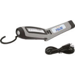 LAMPADE A LED RICARICABILI Lunghezza mm 235, con snodo per inclinare la lampada fino a 150°, gancio orientabile e 3 magneti, uno nella base e due nel retro della lampada. A batteria ricaricabile al Li-PO (litio-ione-polimero) con cavo di carica USB, in dotazione. Con interruttore e indicatore livello di carica batteria. A luce frontale con 1 LED e a luce laterale con 8 LED SMD ultra chiari, con luminosità pari a 400 LUMEN. Autonomia 3 ore circa di uso continuo. led rechargeable cordless lights 4471MP