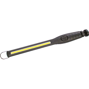 LAMPADE A LED RICARICABILI Lunghezza mm 375, con gancio in metallo e forte magnete nella base. A batteria ricaricabile al litio (Li-ion) con caricabatteria a 100/240 V, in dotazione. Ingresso carica USB. Con interruttore a rotella per regolare la luminosità e indicatore livello di carica batteria. POTENTE luce laterale a LED COB ultra chiari, con potenza pari a 10 W. Autonomia: a piena luce 2,5 ore circa/ a mezza luce 12 ore circa di uso continuo. led rechargeable cordless lights 4471PG