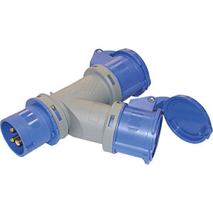 SPINE E PRESE INDUSTRIALI Distributore con 1 spina CEE a 3 poli (2 fasi 230 V + terra) 16 A e 2 prese CEE a 3 poli (2 fasi 230 V + terra) 16 A, con coperchietti, IP 44. industrial plugs and outlets 4474GTG