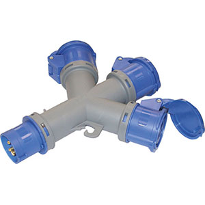 SPINE E PRESE INDUSTRIALI Distributore con 1 spina CEE a 3 poli (2 fasi 230 V + terra) 16 A e 3 prese CEE a 3 poli (2 fasi 230 V + terra) 16 A, con coperchietti, IP 44. industrial plugs and outlets 4474GTH