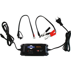 CARICA BATTERIE ELETTRONICI Completo di cavi, pinze a morsetto e ad anello (da avvitare alle batterie).<br>Con fori per fissaggio a parete.<br>Dimensioni mm 170x75x50.<br>Peso g 700. Electronic battery charges 4482BF 1.5