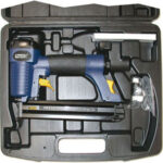 GRAFFATRICI-CHIODATRICI PNEUMATICHE Pressione d'uso Atm 6. Peso Kg 1,2. In valigetta.<br>Altezza dei punti mm 12-18-25-30.<br>Lunghezza dei chiodini mm 15-20-25-30. pneumatic stapler-nailer 494GP