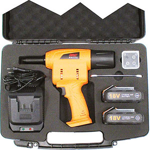 RIVETTATRICI A BATTERIA Per rivetti in alluminio, rame, acciaio, acciaio INOX Ø mm 3/3,2 - 4 - 4,8.<br> battery riveters 507