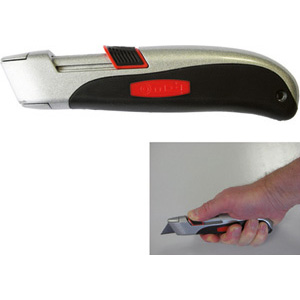 COLTELLI UNIVERSALI DI SICUREZZA Tipo professionale. Impugnatura in lega di alluminio ricoperta in morbida gomma per una presa comoda e sicura. Con 1 lama trapezoidale Art. O5233 C.  Lunghezza totale da chiuso mm 160. safety universal knives 5233C
