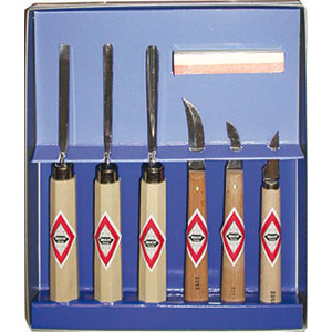 UTENSILI PER TAGLIARE LINOLEUM E MATERIE PLASTICHE Con 3 sgorbie, 3 coltelli e 1 pietra abrasiva. linoleum carving tools in plastic kit 5238GA