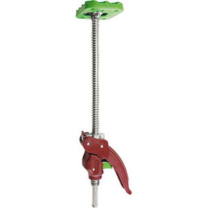 PUNTELLI AD ESPANSIONE Base angolabile, antiscivolo ed estensibile con una sola mano per mezzo della leva e dell'apposita ghiera di blocco/sblocco. PERMETTE L'IMPIEGO DEL PUNTELLO CON 1 SOLO OPERATORE. Con questo accessorio il carico massimo del puntello sia chiuso che aperto è di Kg 100. Avvicinamento rapido o a cricco. Estensione massima con un solo click cm 18. Peso Kg 0,51. multi props 5240AB