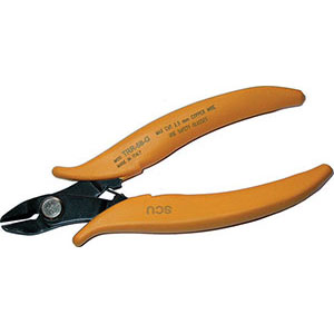 TRONCHESI PER ELETTRONICA E MECCANICA FINE Tipo per taglio laterale inclinato per fili di rame fino a Ø mm 2,59.<br>Taglienti senza smusso, con superficie piatta. Adatto anche per taglio di guarnizioni in gomma e in campo orafo. electronic and fine mechanics cutters 550L 5