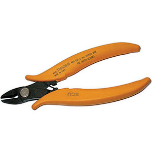 TRONCHESI PER ELETTRONICA E MECCANICA FINE Tipo per taglio laterale inclinato per fili di rame fino a Ø mm 2,05.<br>Taglienti senza smusso, con superficie bombata. Adatto anche per taglio di guarnizioni in gomma e in campo orafo. electronic and fine mechanics cutters 550L 7